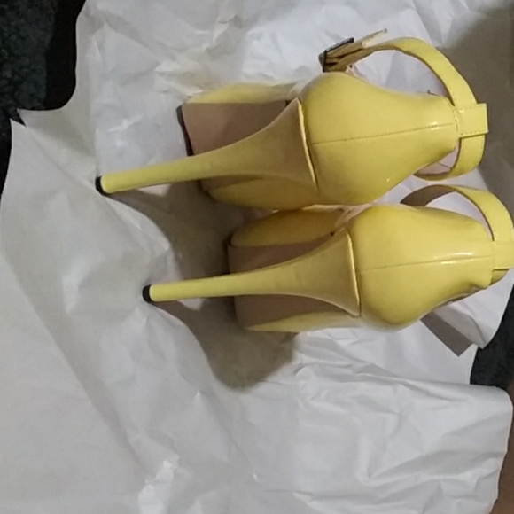 Shoes - Picture 2 of 3